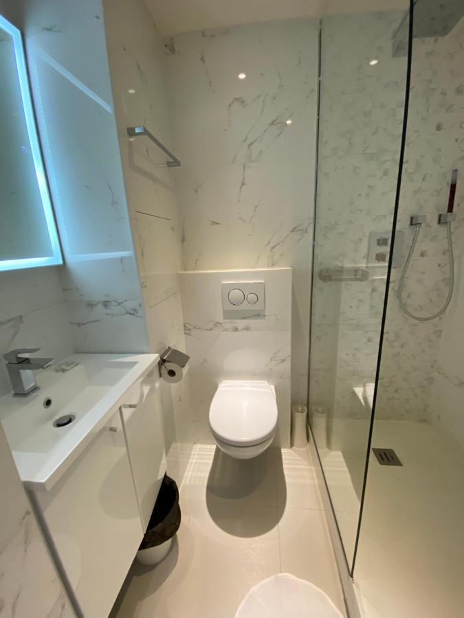 Canal - Gare De L'est *