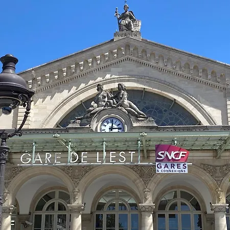 Canal - Gare De L'est Paris